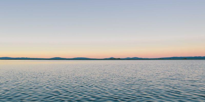 Wi-Fi 6/6E技术深度解析：如何利用开源工具重塑企业级无线网络体验